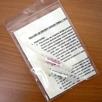V program Svit povabljeni najprej prejme vabilo na obrazcu, ki ga vrne v priloženi kuverti, zatem  prejme navodila in epruveti (na fotografiji), v katerih na analizo odpošlje vzorce blata v kuverti, ki je prav tako priložena.   