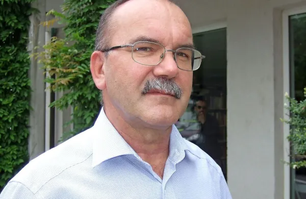 Dolgoletni direktor ilirskobistriškega zdravstvenega doma Vojko Mihelj, ki na novem razpisu ne bo mogel več kandidirati za direktorja, ocenjuje, da bo zdravstveni dom zapustil v dobri kondiciji.