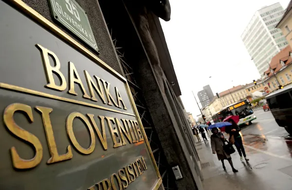 Država je po prejemu soglasja Bruslja s 190 milijoni evrov dokapitalizirala Banko Celje in postala njen 100-odstotni lastnik.