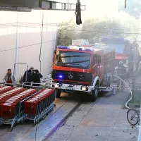 Zagoreli nakupovalni vozički v garažni hi&scaron;i