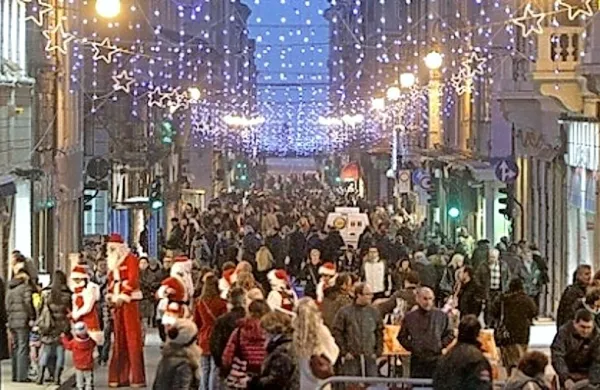 Trst vabi k nakupovanju z zastonj javnim prevozom in poceni parkiranjem