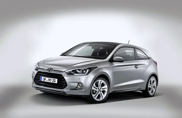 Trivratni hyundai i20 coupe je nov model, ki se bo pridružil 
petvratni različici. 