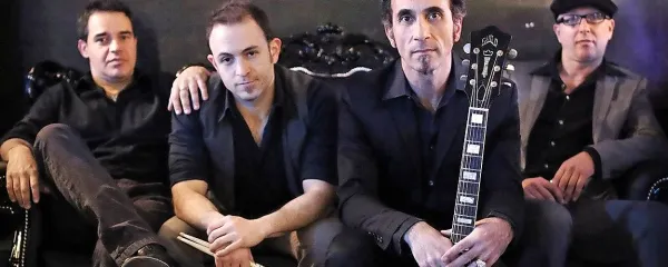 Guitar Ray & The Gamblers  drevi v Figi