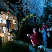 Prve predstave živih jaslic bodo na ogled danes, ponovitve pa bodo sledile 21., 25., 26., 27. 28. in 29. decembra, ob 12.30, 13., 13.30, 14., 14.30 in 15. uri.