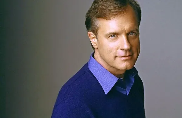 Ameriški televizijski igralec Stephen Collins je priznal, da je imel pred nekaj desetletji 