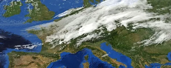 Božič bo oblačen in vlažen
