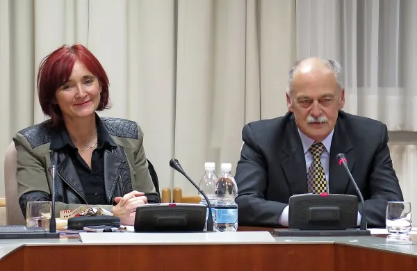 Sedanji županji Saši Likavec Svetelšek se je v četrtek zvečer na seji občinskega sveta pridružil nekdanji   župan Vladimir Krebelj, ki je občino “spravljal na noge” pred 20 leti.