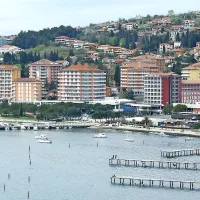 Bodo Istrabenzovi hoteli, Hoteli  Bernardin in Sava Turizem poslej tesneje poslovno sodelovali in tako dosegali dodatne sinergije? 
