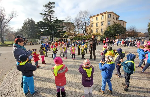 Skupaj so prižgali lučke