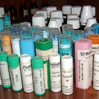 Homeopatska zdravila so pri nas na voljo v nekaterih lekarnah, skupaj s svetovanjem. 