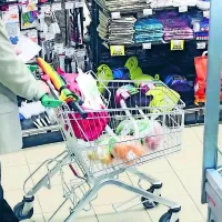 Ročaji nakupovalnih vozičkov so leglo najrazličnejših virusov, ki jih nato z rokami zanesemo v usta, nos, oči ... 