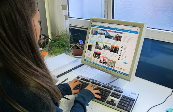 Operaterji  izjavljajo, da  je  priključek do hitrega interneta mogoč že  v 20 naseljih, v preostalih pa naj bi dostop omogočili v treh letih.