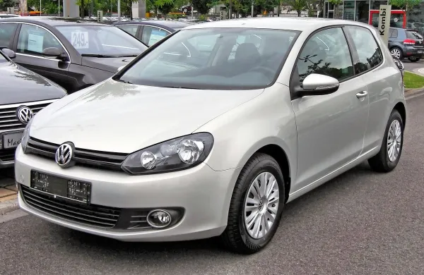 Goljuf ponuja skoraj nove VW golfe in passate po smešno nizki ceni, pobere denar, nato pa izgine.