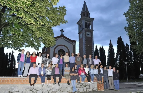 Mešani pevski zbor Vrtojba z današnjim koncertom obeležuje  svoj prvi nastop in praznuje 35-letnico delovanja. 