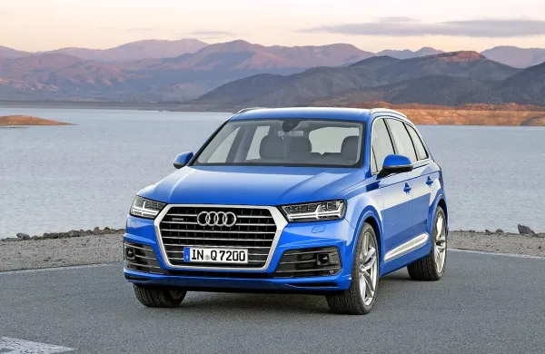  Audija Q7 na cestah res ne bo mogoče spregledati ...