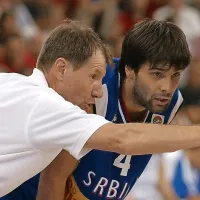 Zoran Slavnić (levo) kot selektor Srbije daje napotke Milošu Teodosiću na evropskem prvenstvu leta 2007.