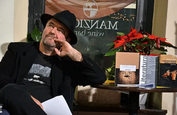  Ahmed Burić: “Poezija je igra med tišino, vriskom in bolečino.”