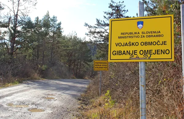 Ministrstvo za obrambo v 2015 glede vadišča Poček med drugim načrtuje  javno naročilo za izvajanje nadzora med obratovanjem. 