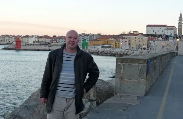 Bojan Sušnik plava vse leto, tudi pozimi. Mrzlo morje ga prerodi, pravi.   