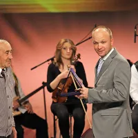 Predsednik najboljše primorske ekipe (ND Gorica) Robert Vrtovec je priznanje dobil iz rok šahovskega mojstra Pina Lacovicha.