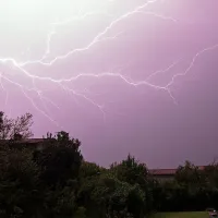 Poletje so nekajkrat prekinile tudi nevihte, ki so vsakič znova izziv tudi za fotografe, saj se na nebu pogosto izrišejo slikoviti prizori.