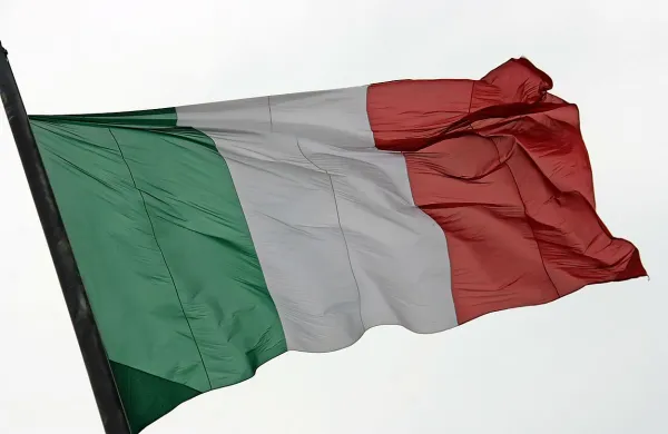 Videoposnetek dveh italijanskih humanitarnih delavk, ki so ju v Siriji ugrabili julija letos, je  pretresel italijansko javnost.