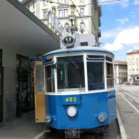 Openski tramvaj je bil nekoč rumen.