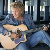 Že 10. januarja bo jubilej praznoval Rod Stewart, komercialno izjemno uspešen britanski pevec,  nekdaj sodelavec benda Jeffa Becka in skupine Faces. Zaslovel je   tako z avtorskimi pesmimi, denimo z Maggie May in Baby Jane, kakor s priredbami Have I