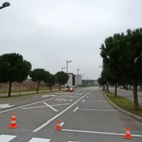 Na cesti A je občina zagotovila 35 bočnih parkirnih mest. 