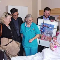 Nina je ob rojstvu tehtala 2710 gramov,  velika pa je bila 51 centimetrov.