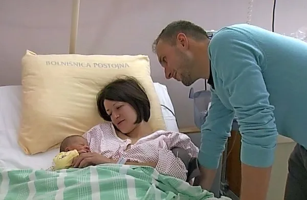 Deklica Julija prva novorojenka na Primorskem v letu 2015