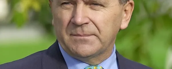 Gorazd Humar:  “Mostovi za pešce so specifična gradnja in predstavljajo velik izziv tako projektantom kot arhitektom. Zanje veljajo posebni kriteriji in merila. Umeščajo jih v urbana okolja in postati morajo  del prostora, v katerem ljudje živijo.”