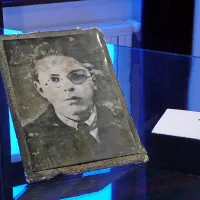 Kosovelovo leto je bilo predvsem na Krasu in v Sežani v znamenju 110. obletnice rojstva Srečka Kosovela. Javni zavodi na Sežanskem, ki nosijo pesnikovo ime, so strnili vrste in ob številnih prireditvah poskrbeli tudi za obnovo  Kosovelove spominske sobe