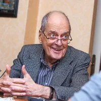 Za Pavleta Merkuja (1927-2014) je bil navdih prostor, iz katerega je izhajal in kjer je živel. Skladatelj, jezikoslovec, etimolog, raziskovalec slovenskih narečij, akademik, več kot pol stoletja eden najvplivnejših akterjev kulturnega življenja na