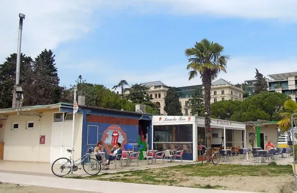 Ingrid Ličen, vodja piranskega Kažuna,  s sodelavci, prostovoljci, na katere se lahko vedno zanese.