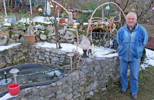 Sergij Škabar je jaslice  postavil na prostem. 