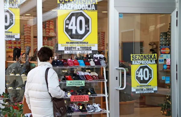 V zadnjih letih je zanimanje za razprodaje pri nas precej upadlo. 