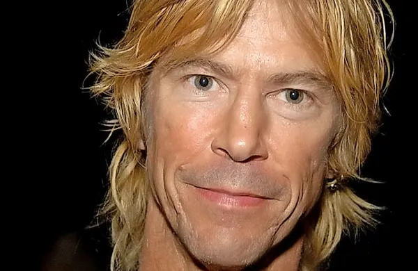 Ustanovni član kalifornijske rock skupine  Guns N' Roses, basist Duff McKagan,  bo izdal knjigo z naslovom  Kako biti moški (in ostale iluzije).