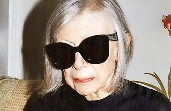 80-letna ameriška pisateljica Joan Didion je novi obraz francoske modne hiše  Céline za spomladansko kolekcijo 2015.