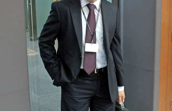 Uroš Rotnik je iz pripora odkorakal po odločitvi vrhovnega sodišča, da je bil sklep o priporu nezakonit.