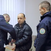 Državna tožilka iz specializiranega tožilstva je za Arsima Ahmetaja tudi v primeru priznanja krivde predlagala visoko zaporno kazen.