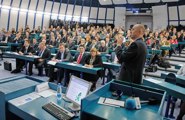 Gradnja drugega tira ni nerešljiv problem. To so lahko slišali udeleženci včerajšnje okrogle mize v Ljubljani.