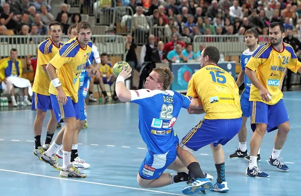 Matej Gaber (z žogo) bo izpustil pripravljalni turnir na Danskem.