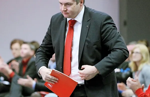 Dejan Židan je na desetem kongresu SD v Celju  tudi uradno prevzel vodenje SD.
