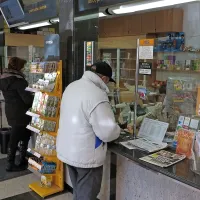 Na sežanski pošti je poleg domačinov vse več tudi državljanov iz sosednje Italije.