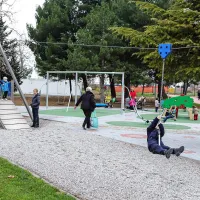 Otroško igrišče so dopolnili z novimi igrali za najmlajše obiskovalce športnega parka.