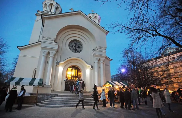 Pravoslavni verniki, ki se ravnajo po julijanskem koledarju, bodo nocoj pričakali novo leto. 