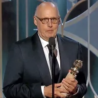 Jeffrey Tambor je prejel zlatega globusa za glavno moško vlogo v seriji Transparent o  transseksualcih. 