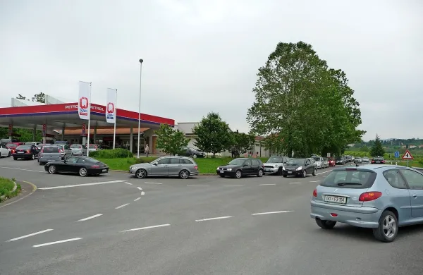 Potem, ko so odpravili nekdaj hudo gnečo na križišču pri Štalonih, ga bodo  najbrž naredili varnejšega še z javno razsvetljavo.