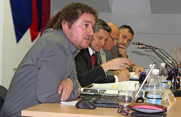 “Čedalje več podjetnikov imamo na vratih, ki jim moramo dati čim širšo paleto storitev,” pravi Boštjan Požar, direktor RRA Zeleni kras.
